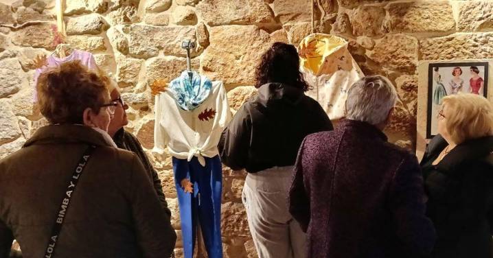 A costura ten futuro entre a veciñanza de Sandiás