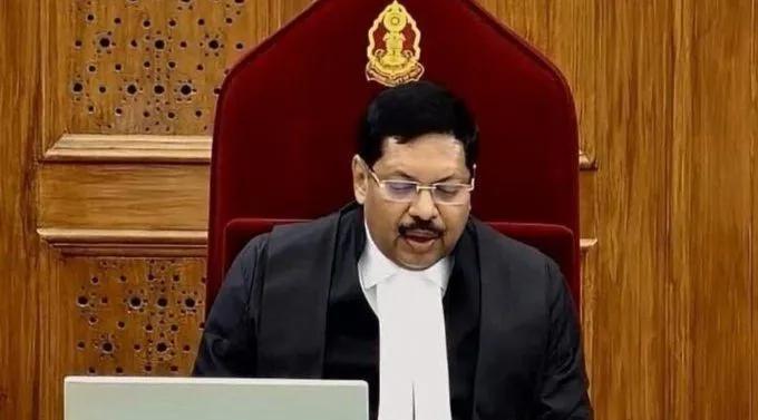 Lawyer tries to hurl shoe at CJI Gavai during court proceedings