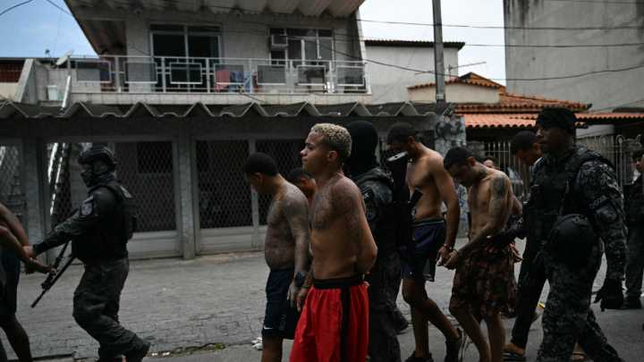 Brasil: operación contra 'Comando Vermelho', una de las bandas más grandes de Río de Janeiro, deja al menos 20 personas muertas y más de 80 detenidos