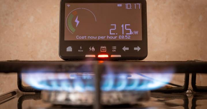 New relief scheme to help 195,000 people in energy debt