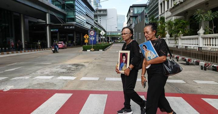 Muere a los 93 años Sirikit, la reina madre de Tailandia