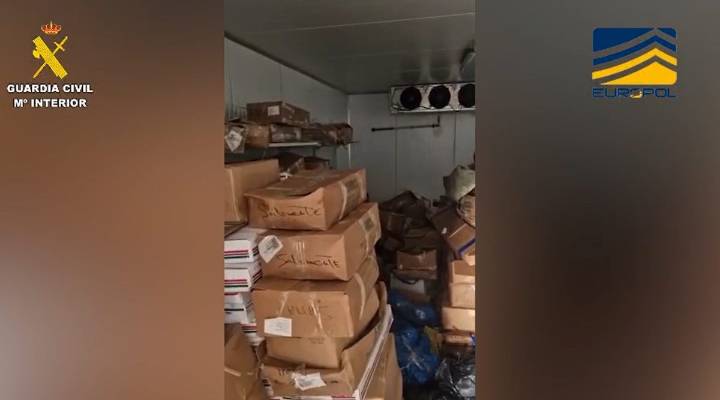 La Guardia Civil desarticula una red que falsificaba fechas de caducidad de alimentos en toda España: Tenerife, uno de los lugares