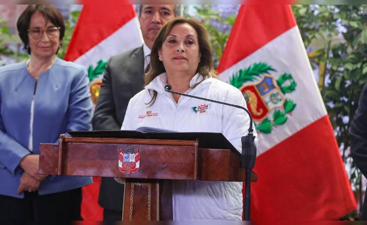 Fiscalía de la Nación solicita impedimento de salida del país contra Dina Boluarte por 18 meses