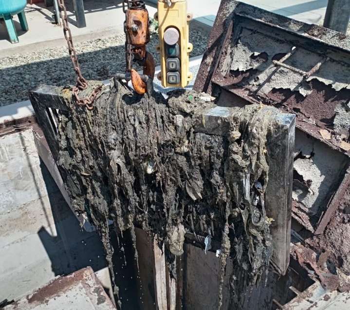 Piura: Retiran desechos acumulados en estaciones de bombeo