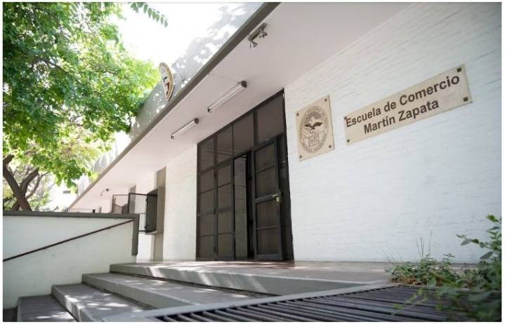 Brutal pelea entre estudiantes de dos colegios secundarios en Mendoza: uno terminó en terapia intensiva