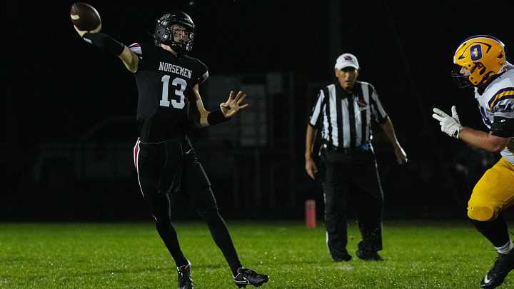 See 10 top Iowa high school football performers from IHSAA Week 8