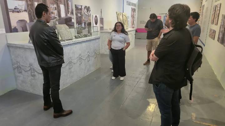 Descubre el patrimonio funerario de León: Exposición revela la historia de Panteón de San Nicolás