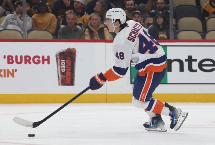 Deadspin | NHL roundup: Penguins spoil debut of Isles' Matthew Schaefer