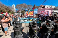 Incidentes durante la visita de Milei a Santa Fe: sin caminata, cambio de agenda y manifestantes detenidos