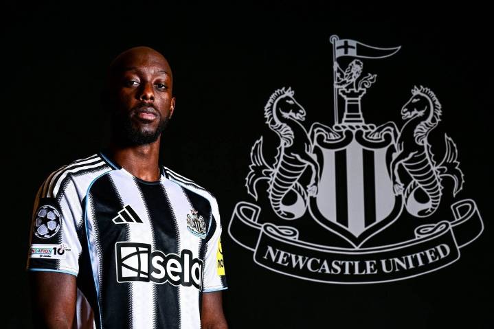 Newcastle forward Yoane Wissa suffers minor setback in knee injury recovery