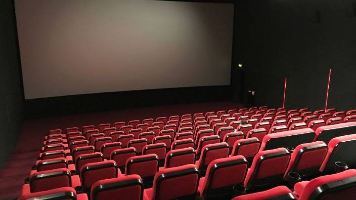 Por qué las butacas de los cines son de color rojo