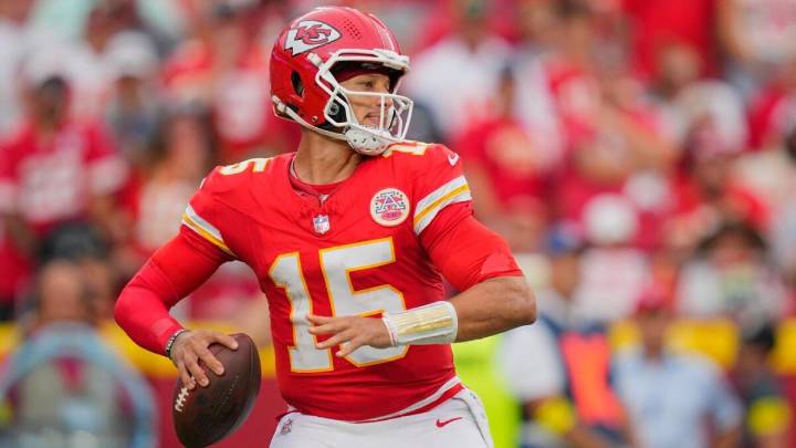 Chiefs vs. Jaguars Monday Night Foootball player prop picks from self