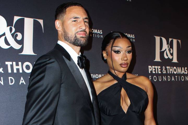 Klay Thompson’s Girlfriend Megan Thee Stallion Shows Heartfelt Gesture At Mavs vs Lakers Megan Thee Stallion made a first-time gesture to support Klay Thompson during preseason, marking a new mileston