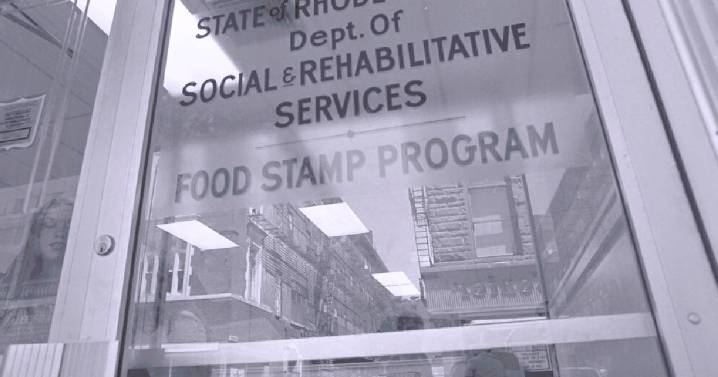 Cierre del gobierno de EE.UU. pone en peligro los “Food Stamps” para noviembre