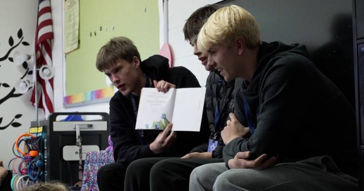 Vigilante Story Squad work to inspire and mentor kindergarteners