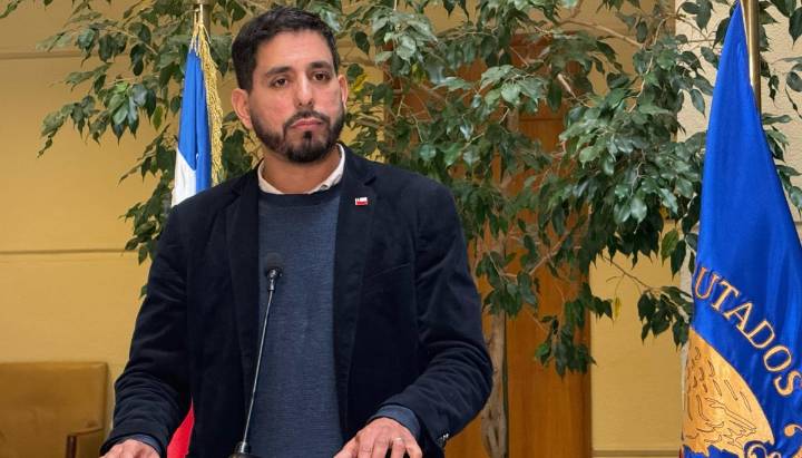 Diputado Brito exige el fin a tarifas eléctricas abusivas y propone ley corta para una devolución automática: "No basta con $2.000"