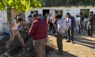 Continúa la capacitación en auxiliar de gasista con la instalación de cañerías y equipos en la casa de una vecina