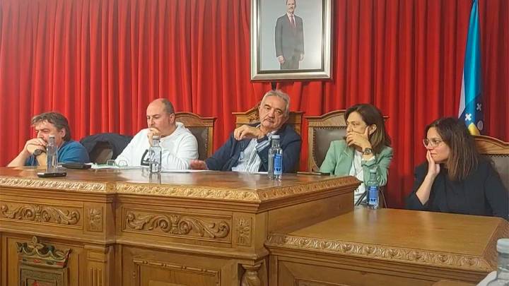 El alcalde de Chantada corta un discurso sobre Gaza: «Cuando sea alcalde, que no lo será en la puta vida, ya dirigirá el pleno»