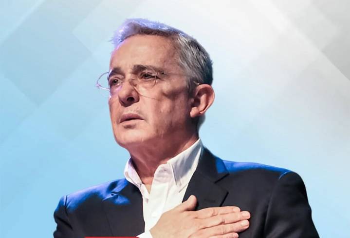 Revocada condena contra expresidente Áravo Uribe por soborno y fraude procesal