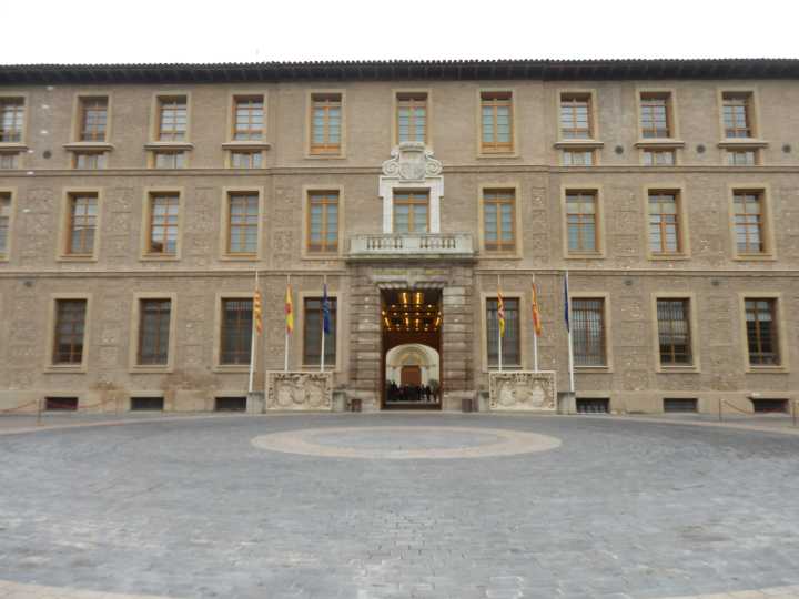 Sube la tensión política en Aragón: El cese del Asesor controvertido desencadena la negativa de VOX a negociar los presupuestos de 2026