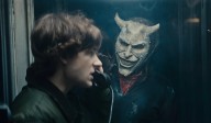 Teléfono negro 2: «Soy El Raptor, llamando desde el infierno»