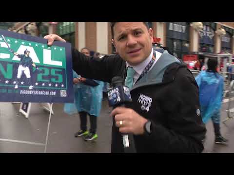 'Cal for MVP': Mariners and Tigers fans in Detroit seem to agree!
