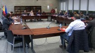 Se reanudan las negociaciones entre los sindicatos y Educación por la subida salarial de los docentes