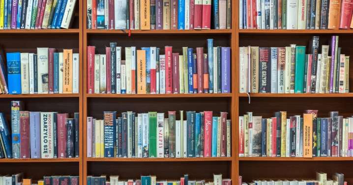 New Braunfels ISD closes middle school, high school libraries to review collection