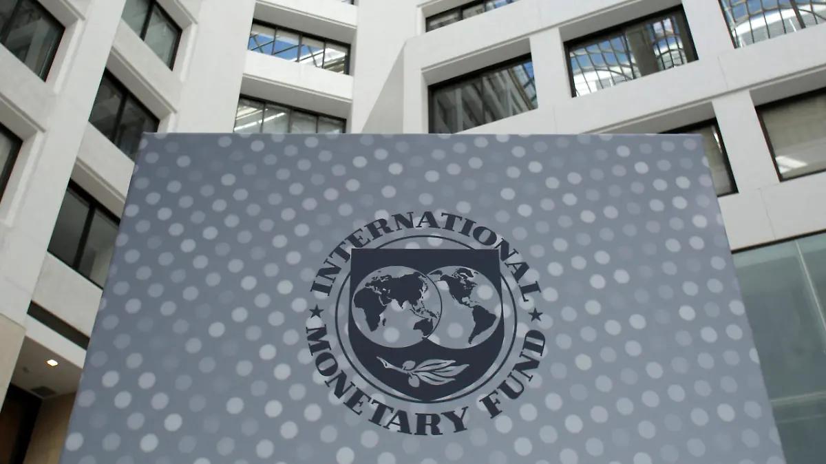 Economía mundial está mejor de lo temido, pero riesgos persisten: FMI