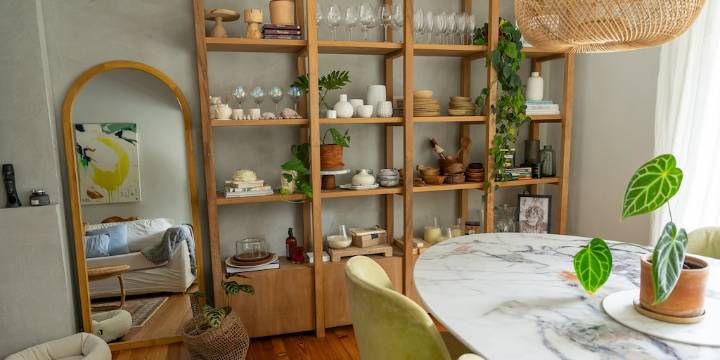 Una reforma inteligente le dio nueva vida y diseño a una casa centenaria en Martínez