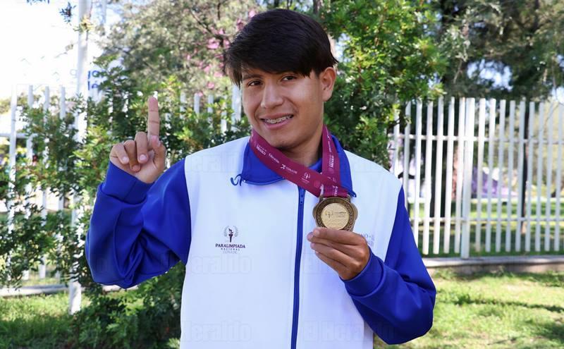 Obtiene deportista local oro en el paratriatlón