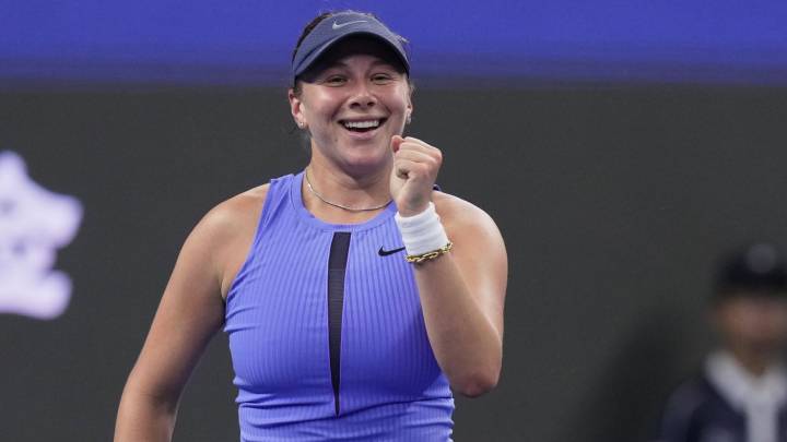 China Open: Amanda Anisimova demolishes Coco Gauff to reach final in Beijing