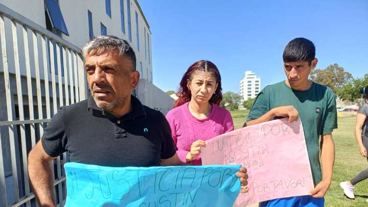 La familia de Agustín Olmos denunció represión policial en la manifestación de ayer