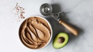 Con 1 palta, hacé el helado de chocolate sin azúcar y más cremoso del mundo: la receta que es un mil
