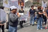 Protestan policías en Zócalo por marcha de 2 de octubre