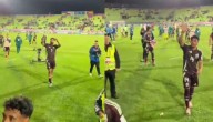 "Una máquina": El gesto de los hinchas chilenos que causó sorpresa en México