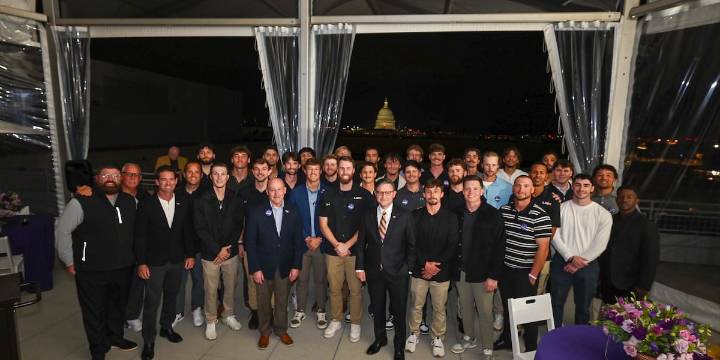 LSUS Pilots return to Shreveport following meeting with President Trump for historic 59