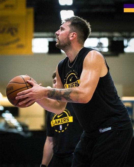 Luka Dončić debutará en la pretemporada con los Lakers el martes ante los Suns