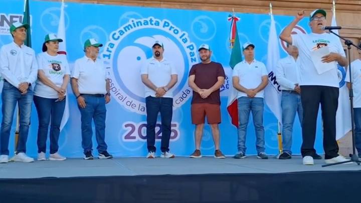 Primera caminata pro la paz; marcha grupo educativo INNFU por Saltillo