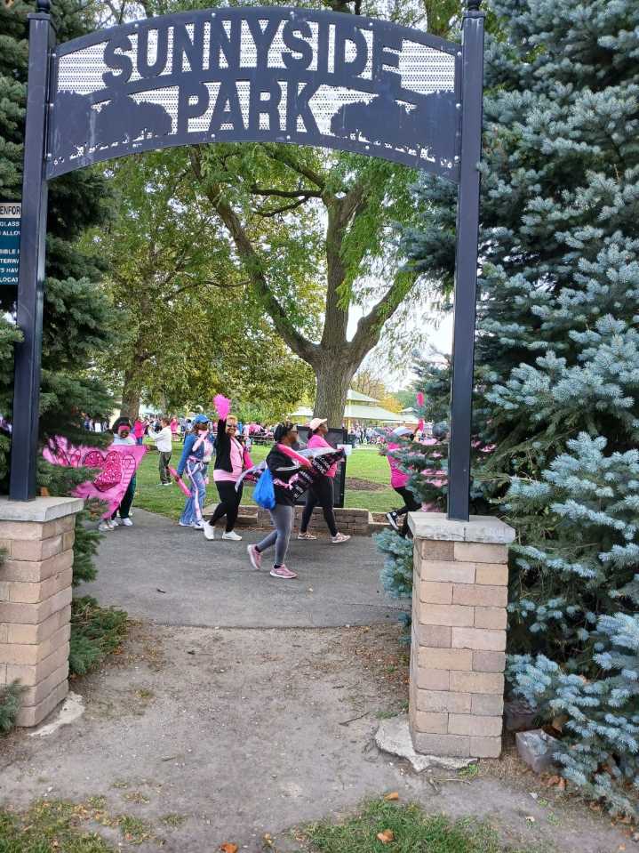 Breast cancer walk in East Chicago draws hundreds of people