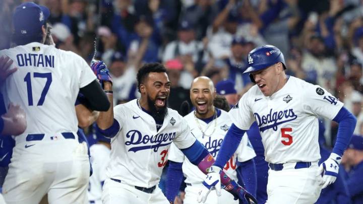 Los Dodgers suman un importante triunfo en la Serie Mundial en frente de sus seguidores
