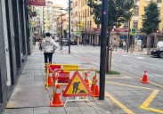 Las fugas de agua obligan a parchear la calle Julián Ceballos de Torrelavega año y medio después