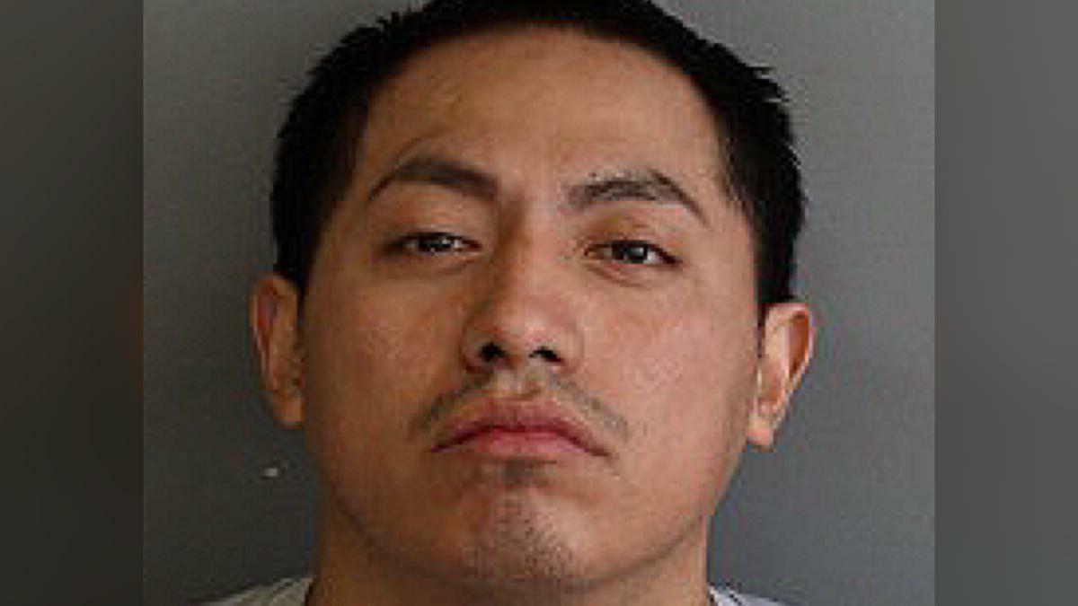 Cadáver de joven hispana arrojado en campo de golf en NJ; ex novio arrestado