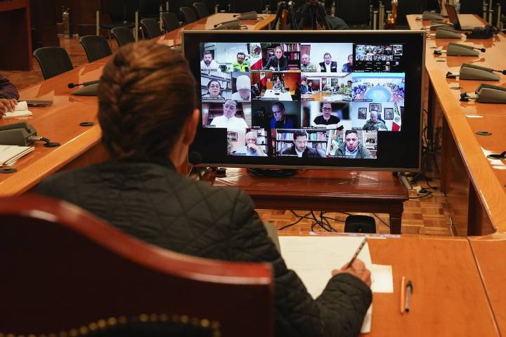 Encabeza Sheinbaum vía remota dos sesiones de emergencia con su gabinete y cinco gobernadores