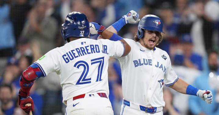 Barger hits grand slam as Jays pummel Dodgers 11