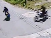 Dos jóvenes heridos al chocar sus motos en una esquina sin frenar
