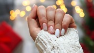 Los 6 colores de uñas que serán tendencia en invierno que sí estilizan y rejuvenecen las uñas