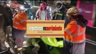 MUJER MOTOCICLISTA CAYÓ EN UNA COLADERA Y TERMINÓ DERRAPANDO EN LA ALCALDÍA COYOACÁN