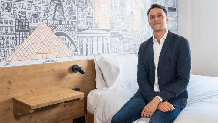 Karim Malak (EasyHotel): "Hay un exceso de pisos turísticos porque faltan hoteles baratos y de calidad"