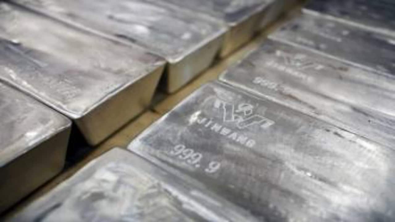 Kotak MF halts fresh investments in Silver ETF Fund of Fund amid high spot premium